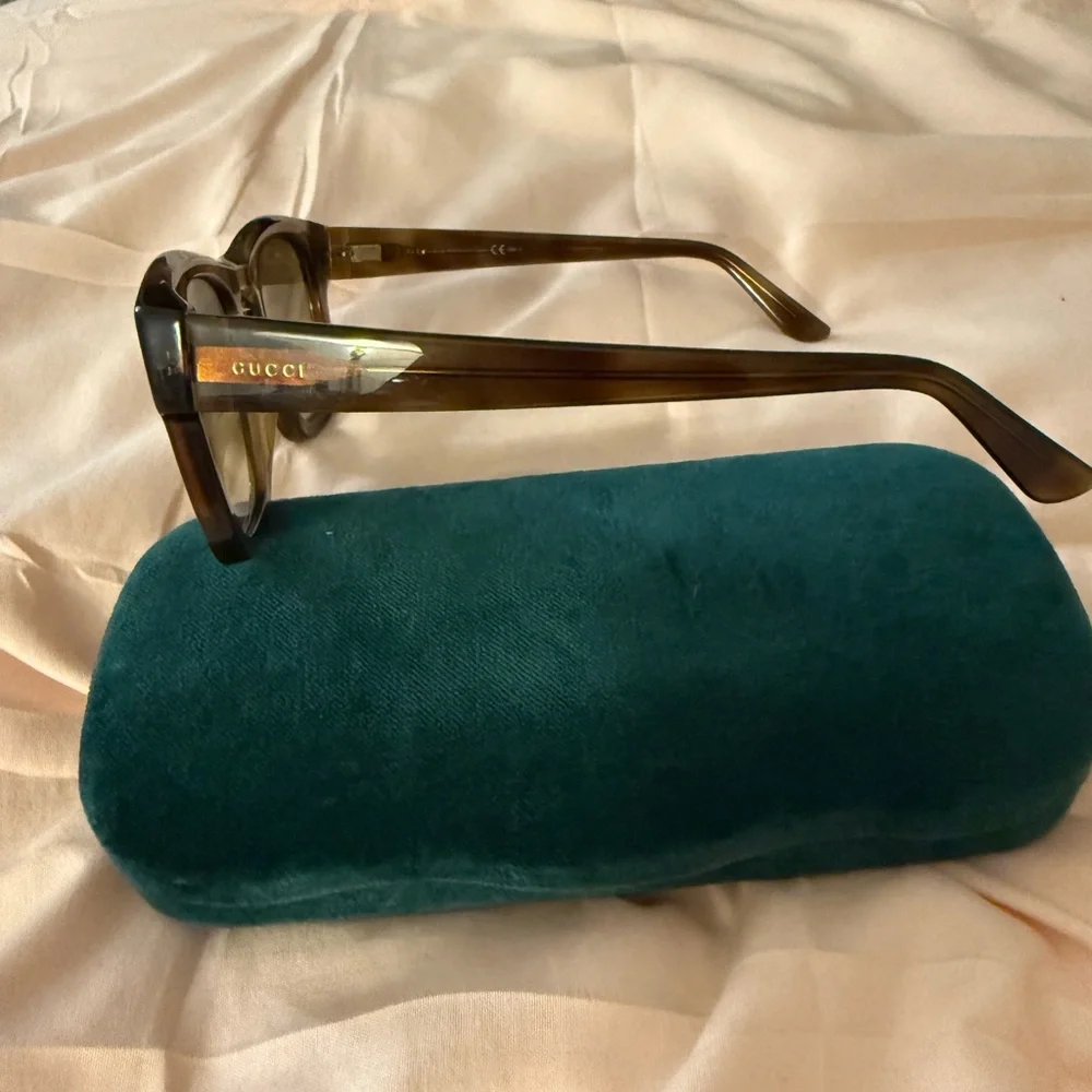 Gucci Brown and Gold Sunglasses with Green and Orange Gucci Case - Picture 2 of 7